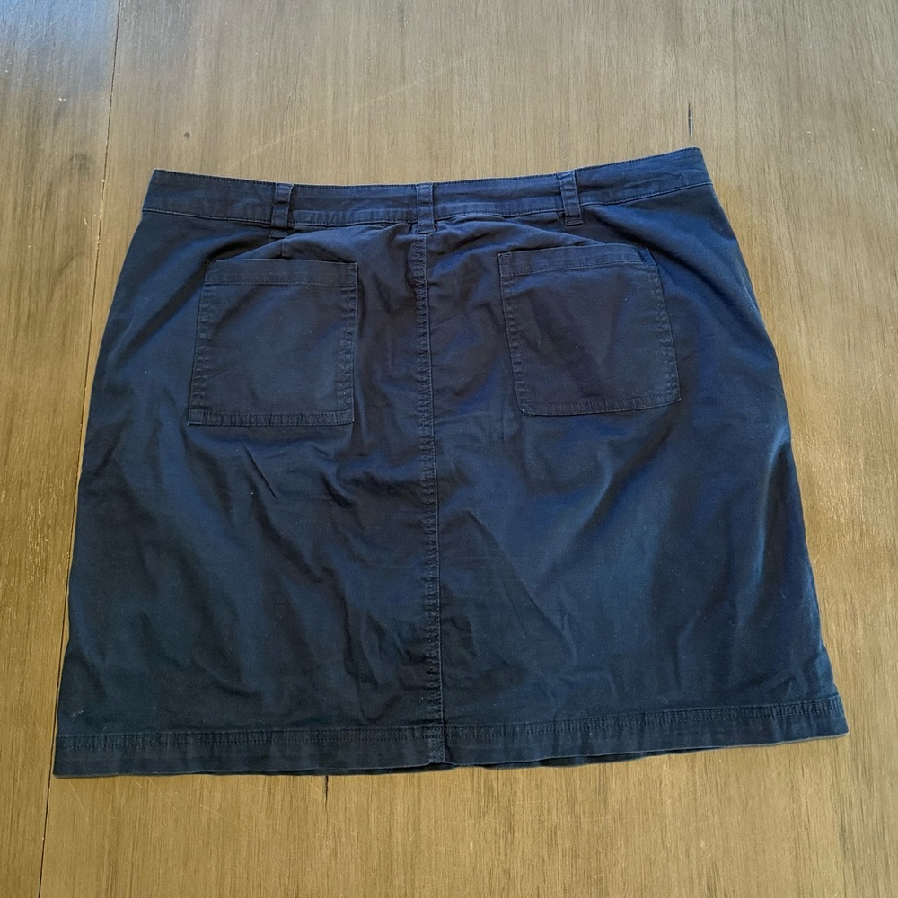 Karen Scott Navy Skort with White Floral Embroidery - Picture 9 of 11